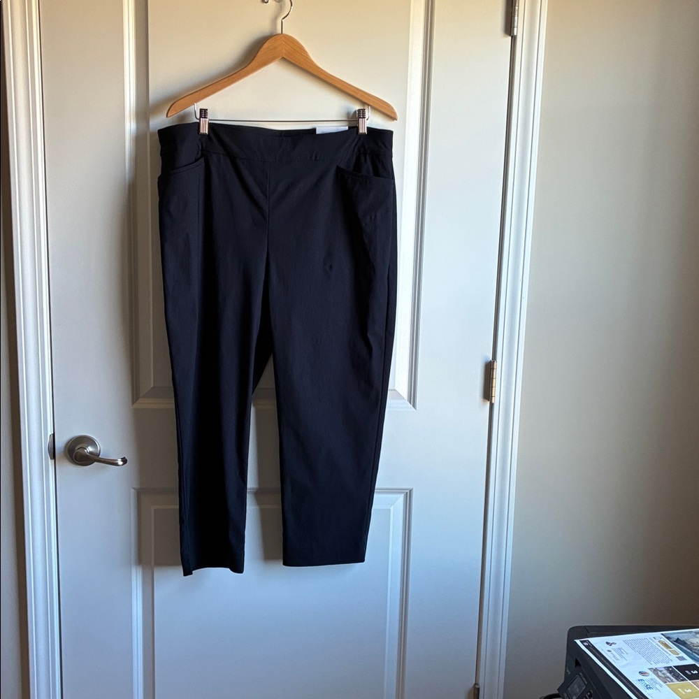 Navy Bridgette slo slim crop pants. Size 3
